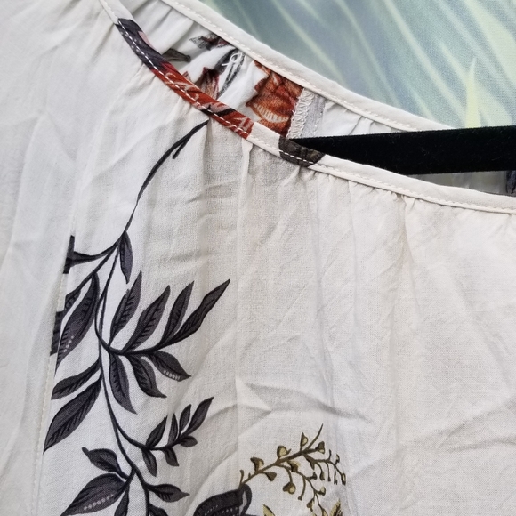 Cleo long sleeved, floral peasant blouse - Picture 5 of 5